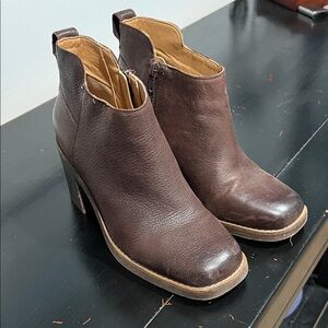 Crown Vintage Rich Brown Ankle Boots